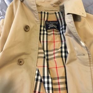 Men’s Burberry Raincoat